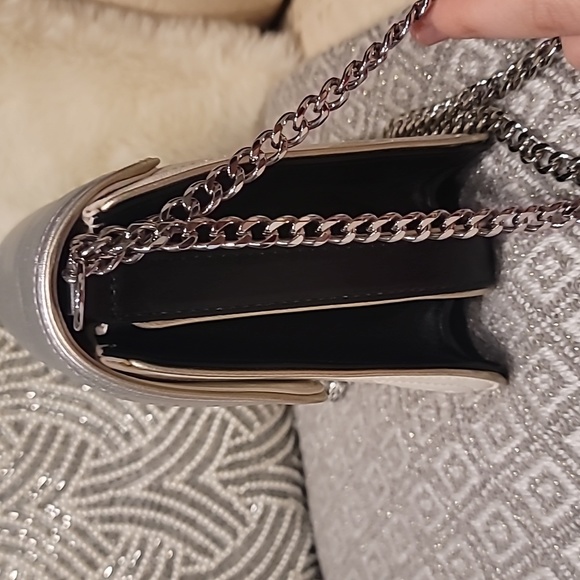 Tory Burch quilted leather shoulder bag - Picture 6 of 15